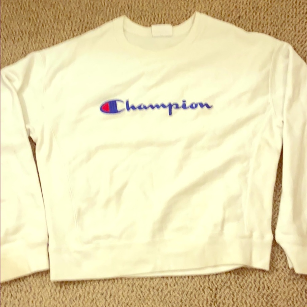 A white champion sweatshirt